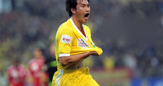 Becamex Bình Dương chuẩn bị kích hoạt “bom tấn” Công Vinh.